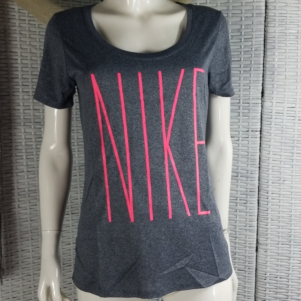 Nike Dri-Fit T-shirt - Picture 1 of 7